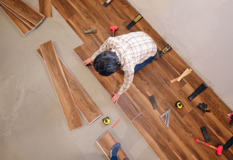 Laminate flooring on the wall: a complete installation guide for US homes | Fix Concierge